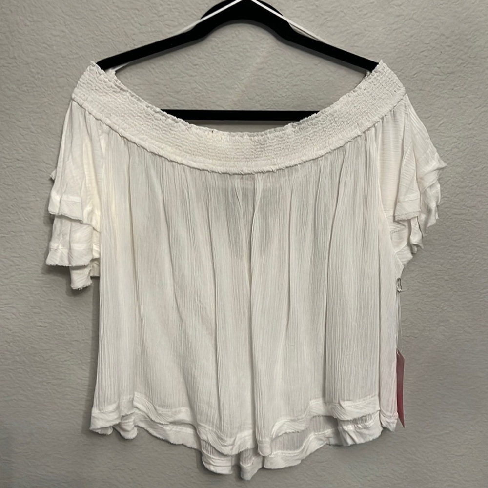 Nwt Flowy off the shoulder top